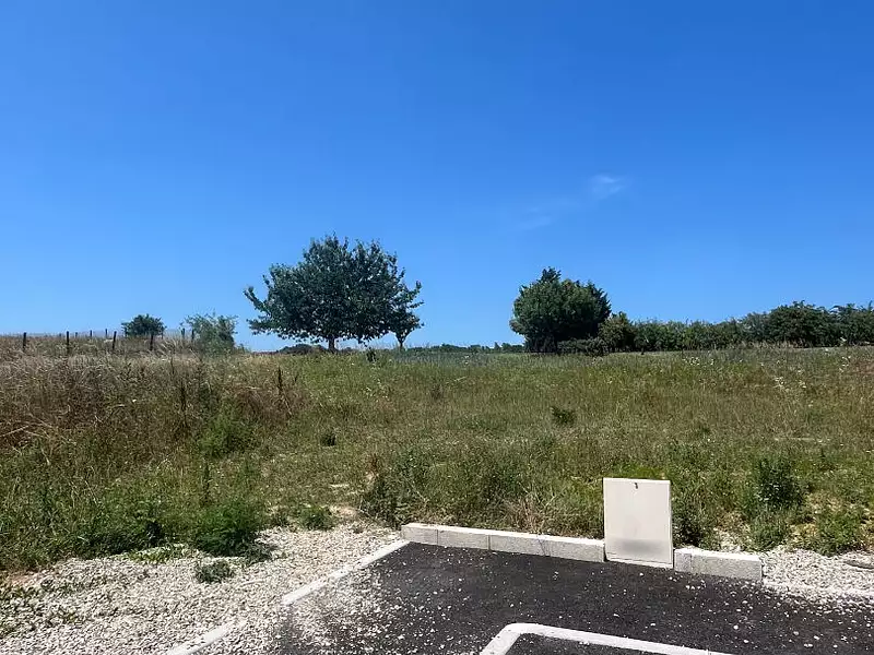 Terrain, 591 m²