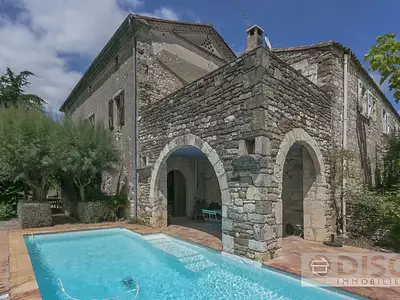 Maison, 331 m²