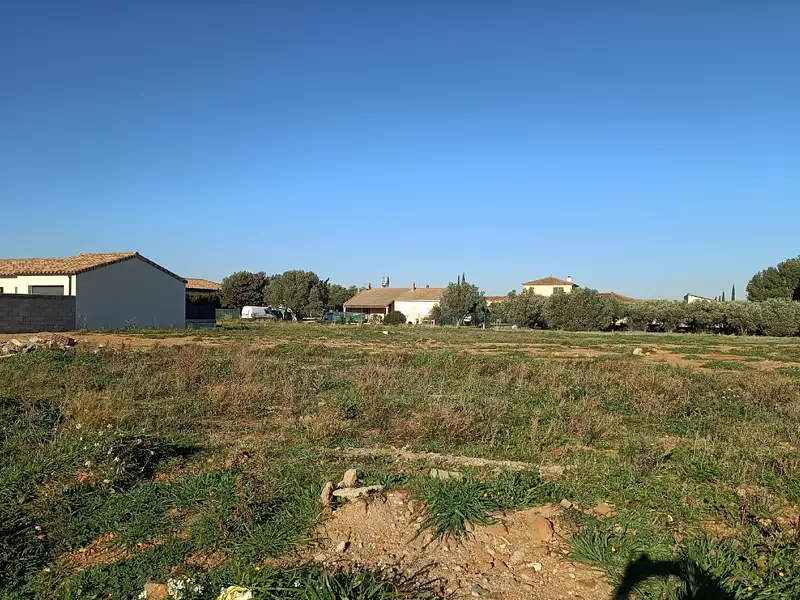 Terrain, 779 m²