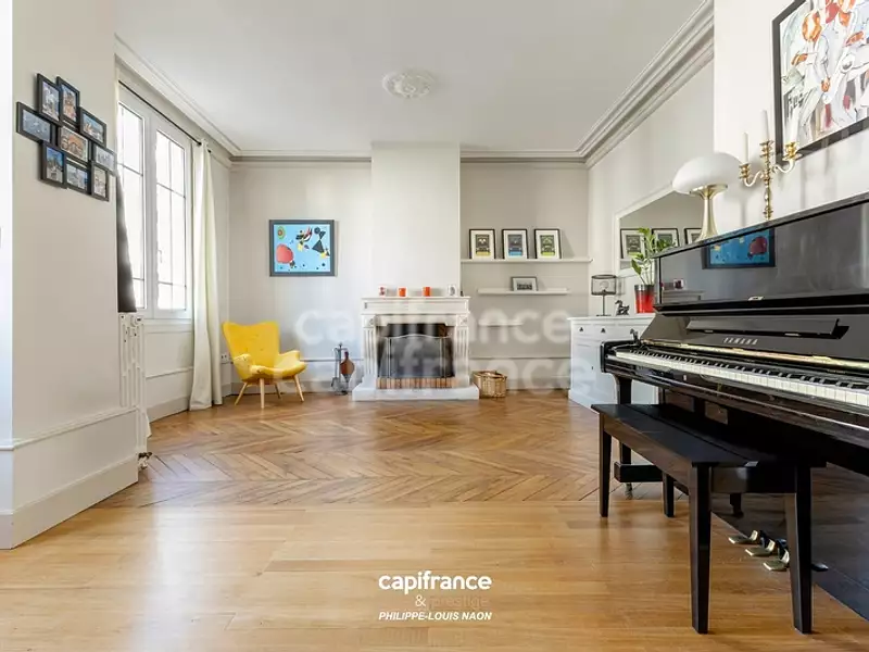 Maison, 235 m²