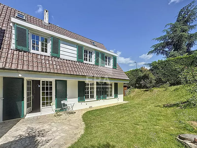 Maison, 176 m²