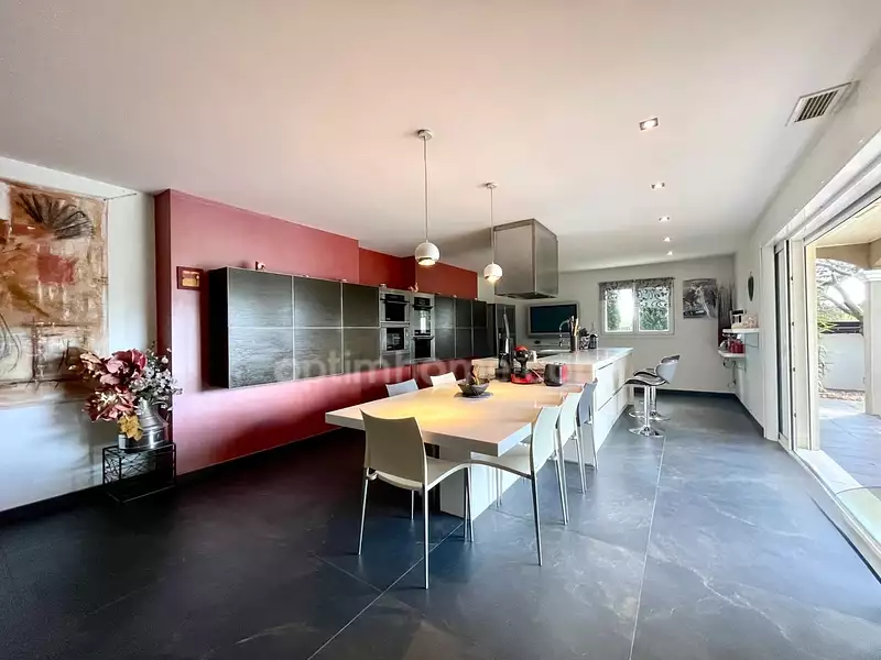 Maison, 168 m²
