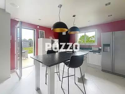 Maison, 250 m²