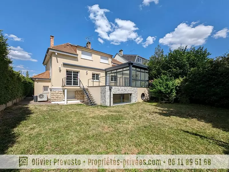 Maison, 235 m²