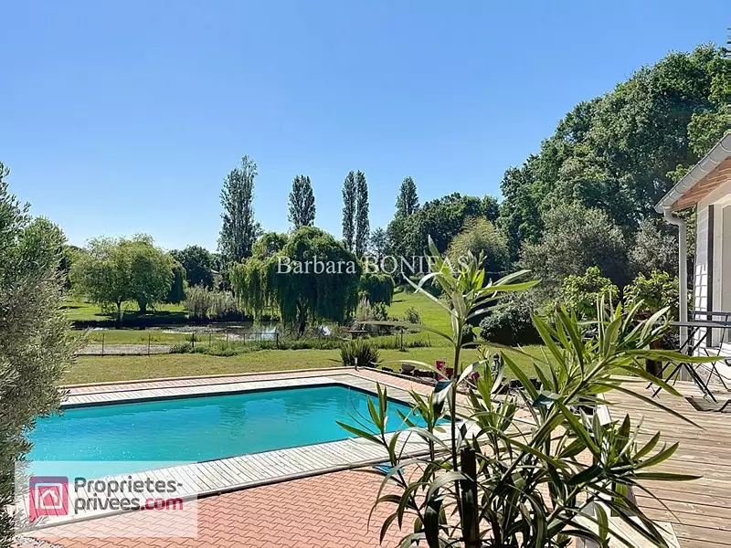 Maison, 384 m²