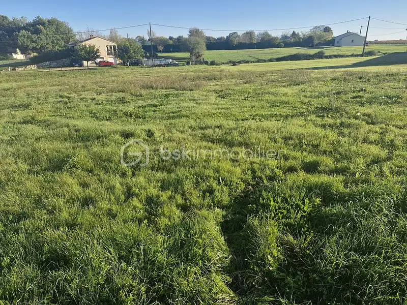 Terrain, 1 664 m²