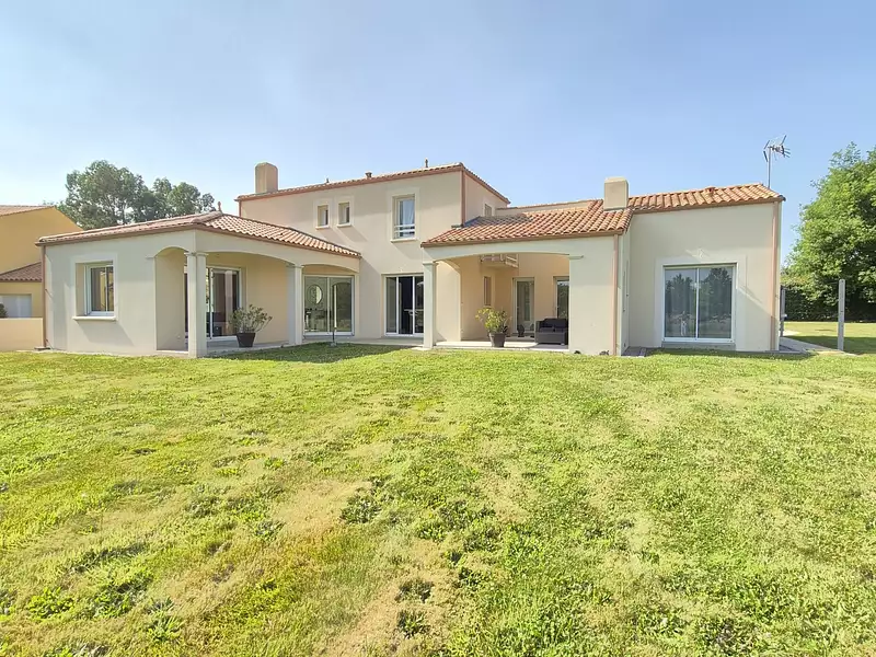 Maison, 177 m²