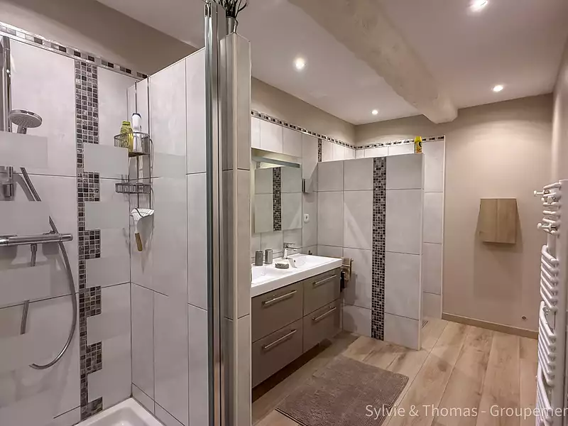 Maison, 326,6 m²