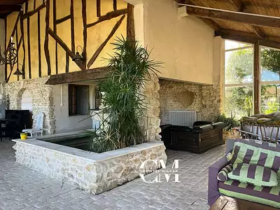 Maison, 585 m²