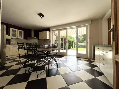 Maison, 280 m²