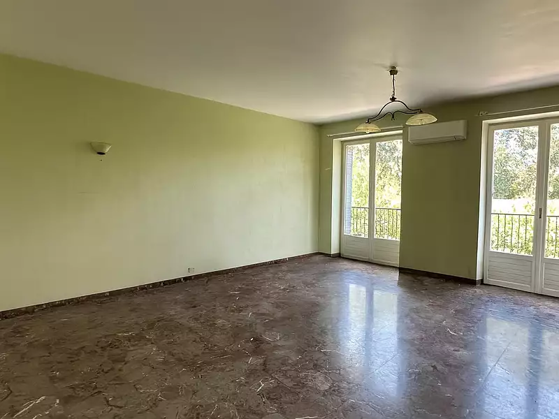 Immeuble, 241,28 m²