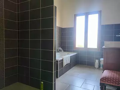 Maison, 243 m²