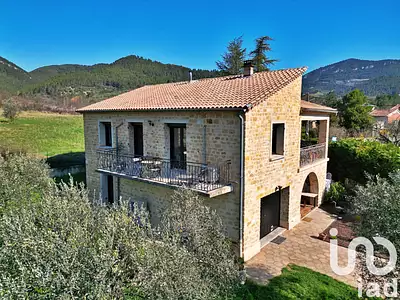 Maison, 165 m²