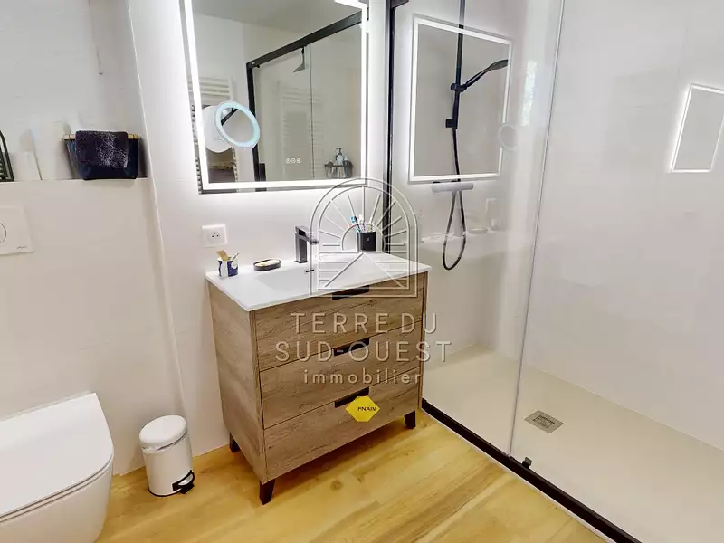 Maison, 319 m²