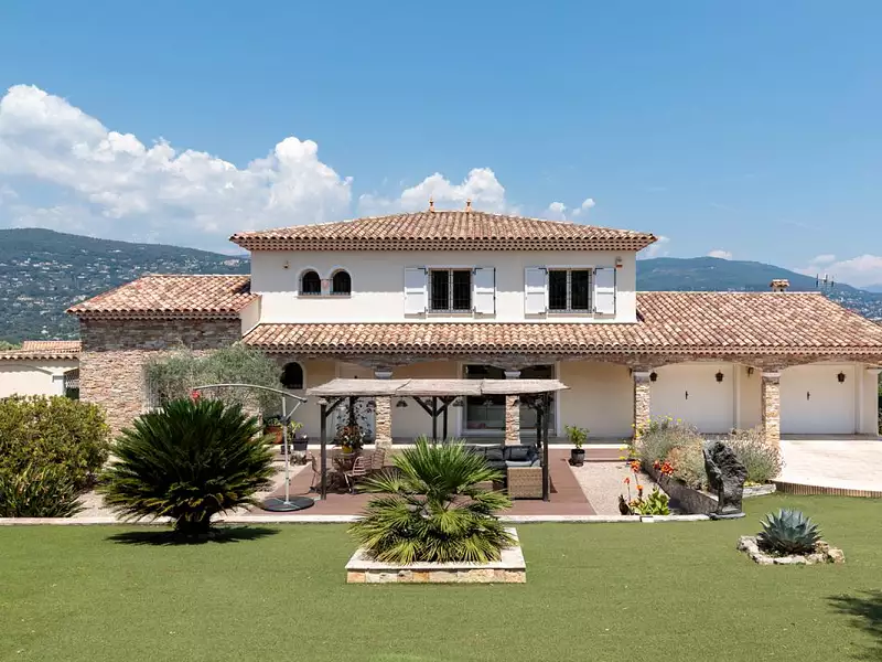 Maison, 251 m²