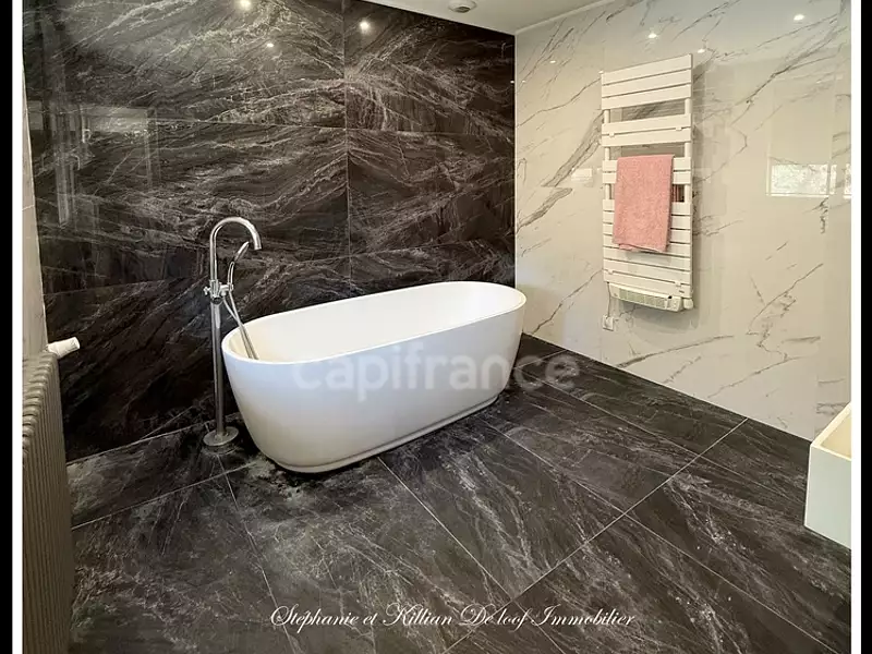 Maison, 250 m²