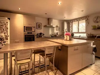 Maison, 274 m²