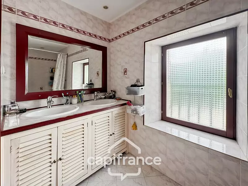 Maison, 197 m²