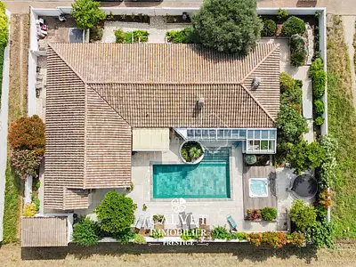 Maison, 220 m²