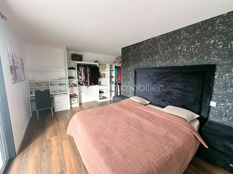 Maison, 202 m²