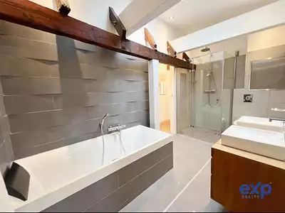 Maison, 711 m²