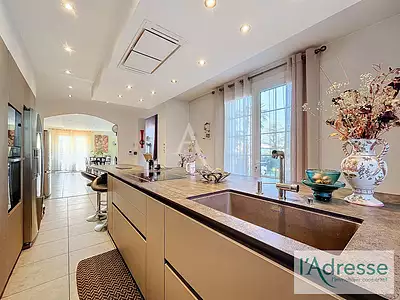 Maison, 220 m²