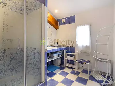 Maison, 196 m²