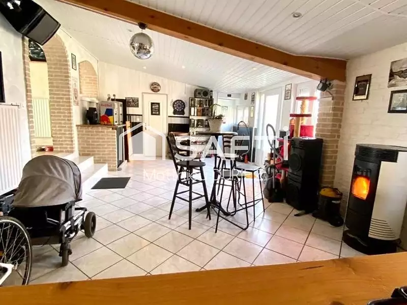 Maison, 210 m²