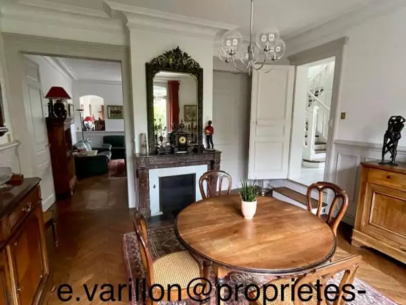 Maison, 220 m²