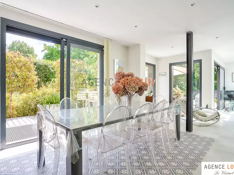 Maison, 270 m²