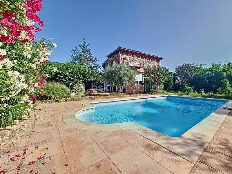 Maison, 166 m²