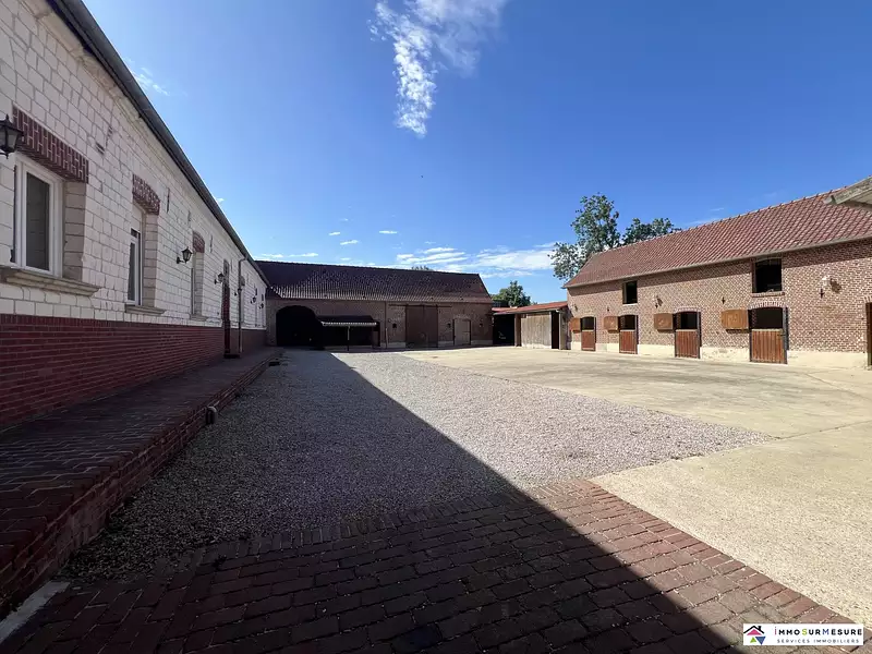 Maison, 257 m²