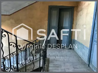 Maison, 590 m²