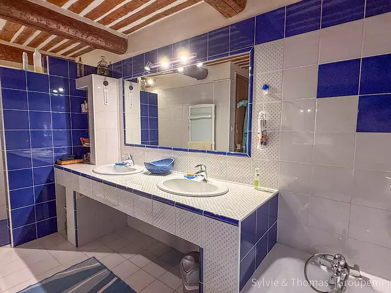 Maison, 326,6 m²