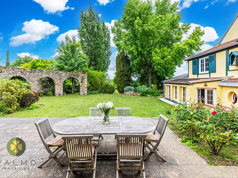 Maison, 225 m²