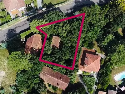 Terrain, 740 m²