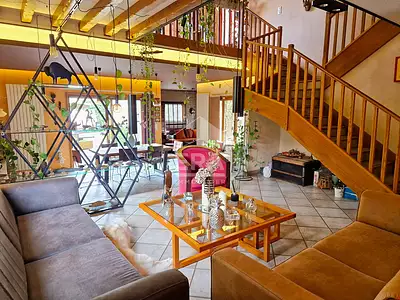 Maison, 230 m²