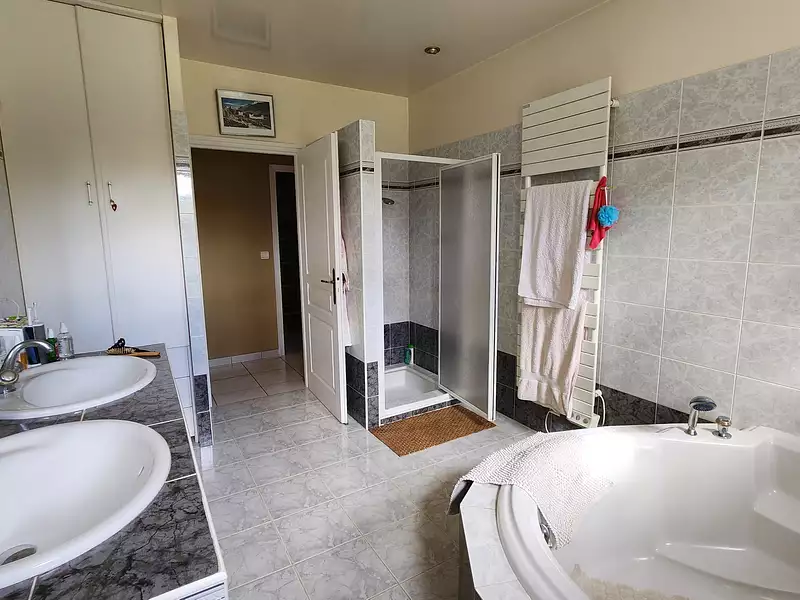 Maison, 218 m²