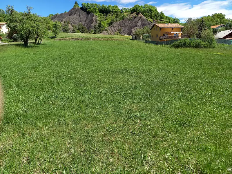 Terrain, 717 m²