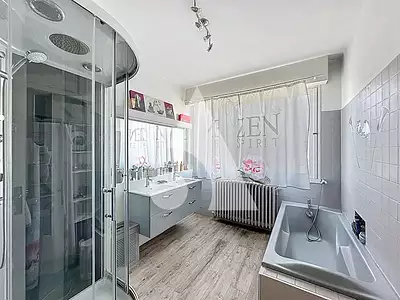 Maison, 215 m²