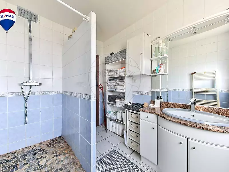 Maison, 197 m²