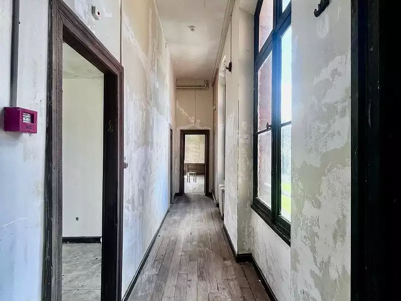 Maison, 1 800 m²