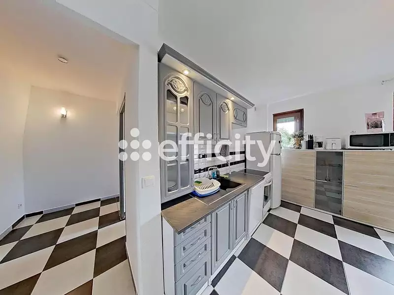 Maison, 210 m²