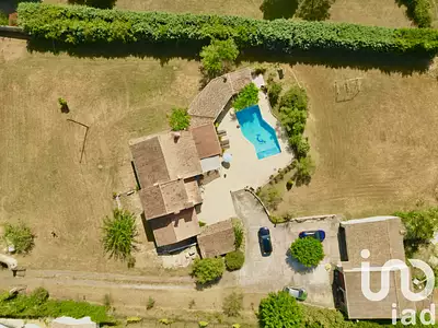 Maison, 166 m²