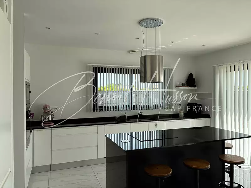 Maison, 169 m²