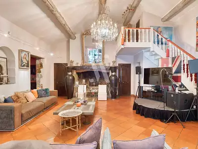Maison, 398,84 m²
