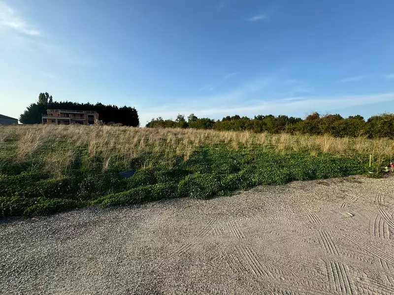Terrain, 606 m²