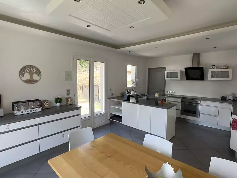 Maison, 230 m²