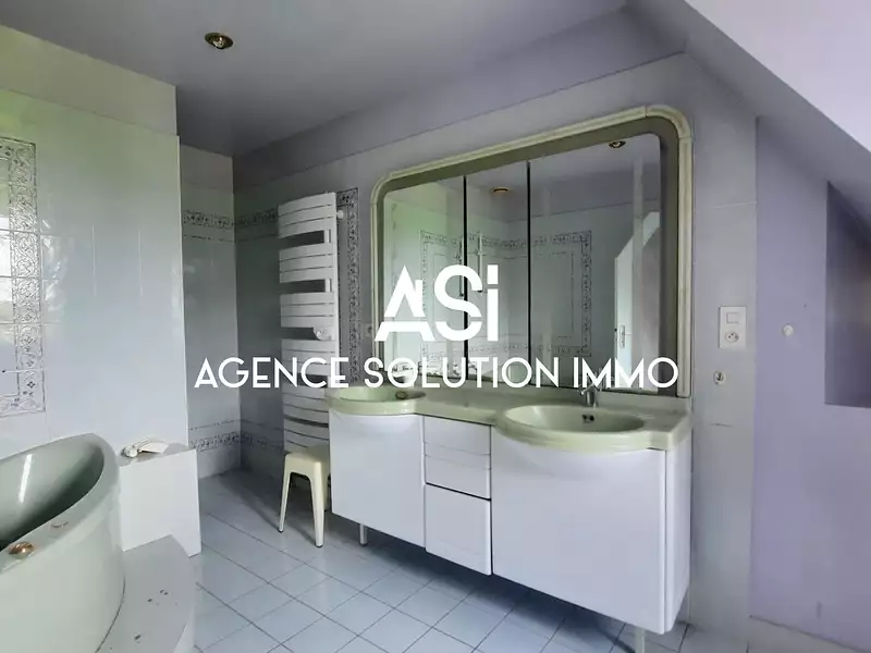 Maison, 240 m²