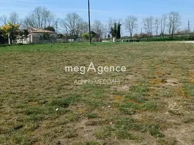 Terrain, 6 400 m²